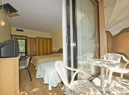 Lido Hotel 3*